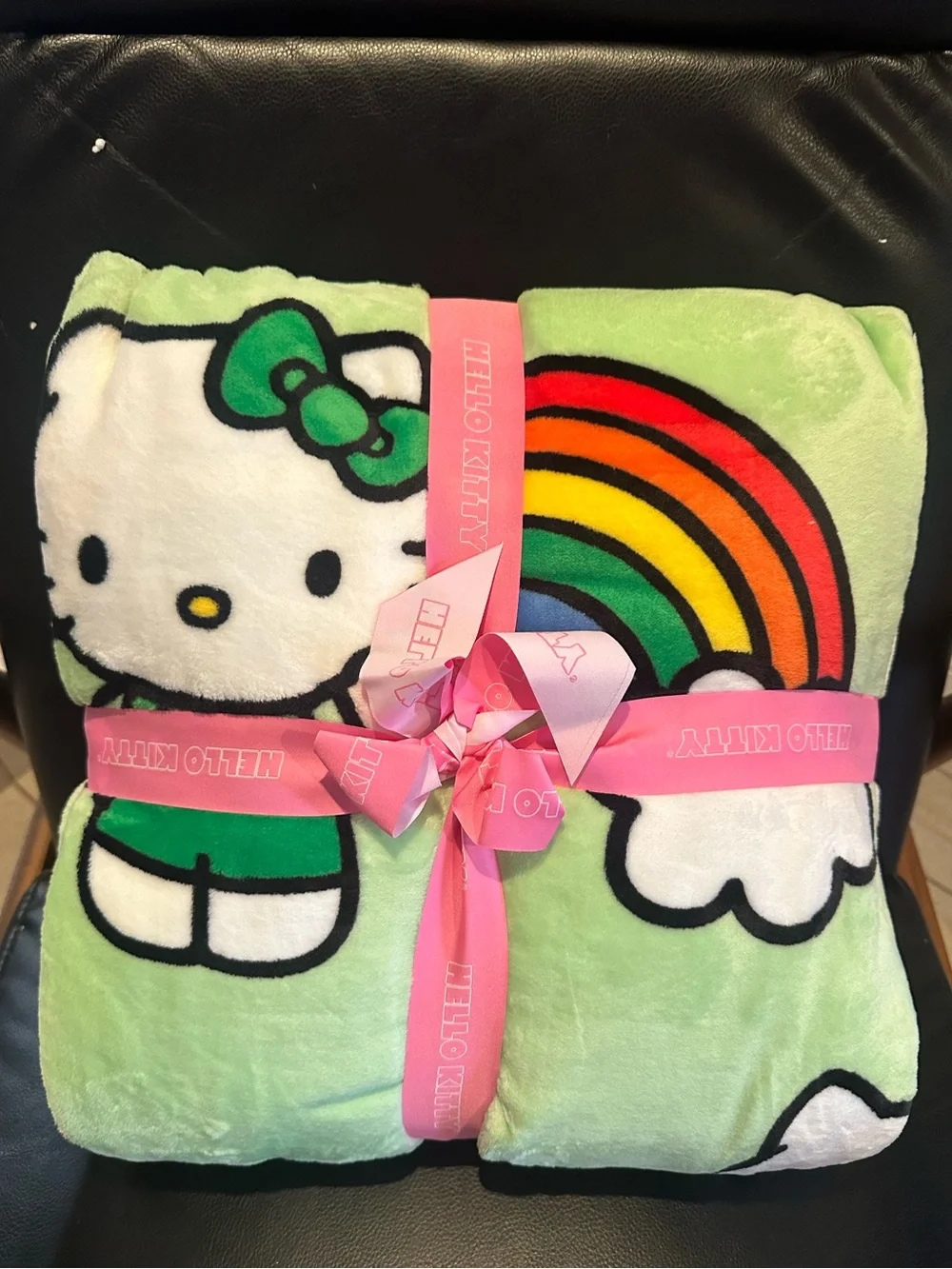 New! Hello Kitty Lucky Rainbow Plush Blanket Full/Queen 90x90 NWT Sanrio NWT